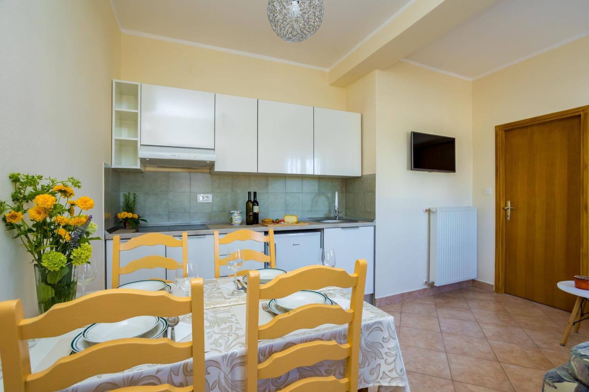 Apartments And Rooms Kod Keti Malinska Exterior photo