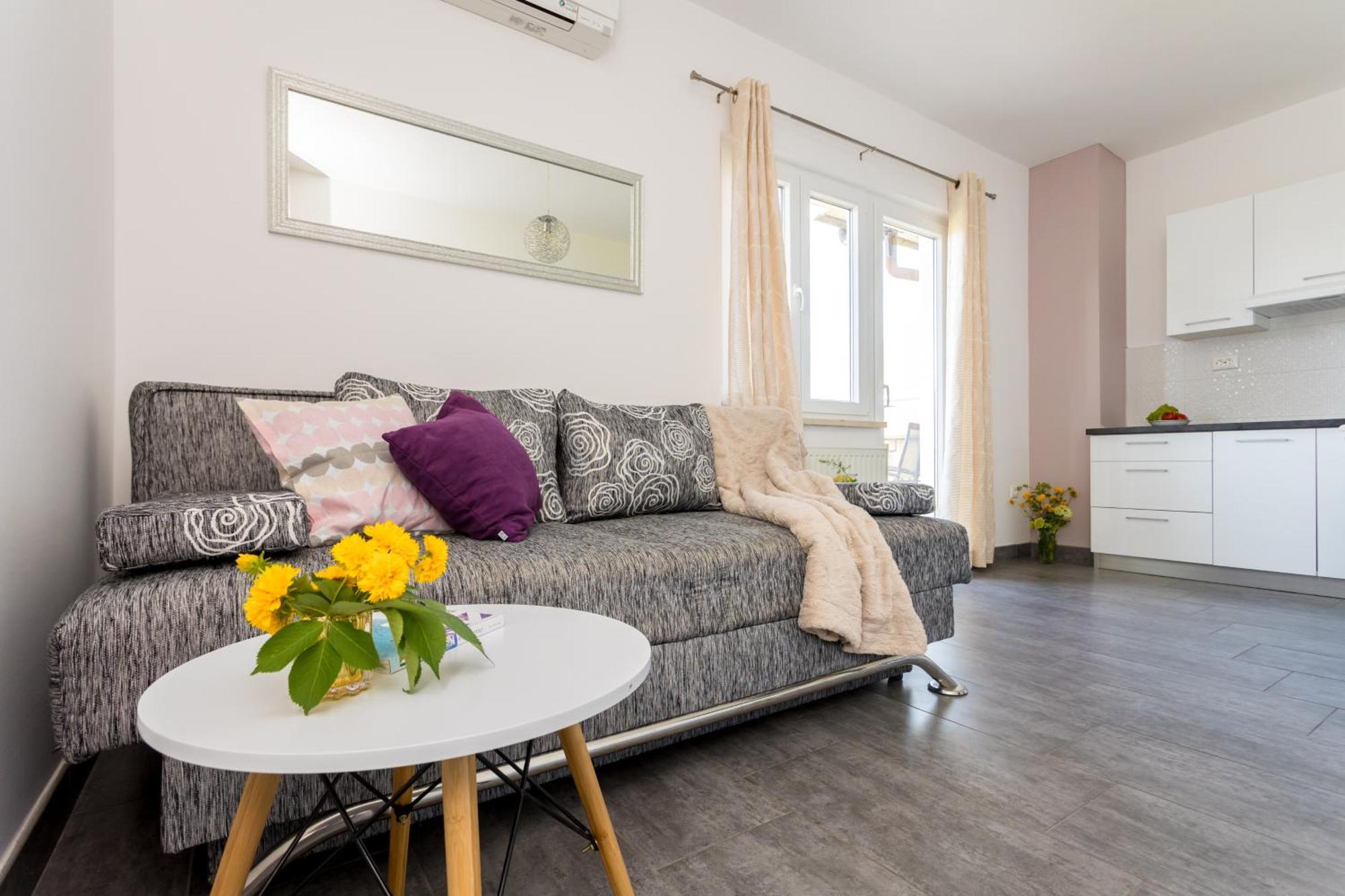 Apartments And Rooms Kod Keti Malinska Exterior photo