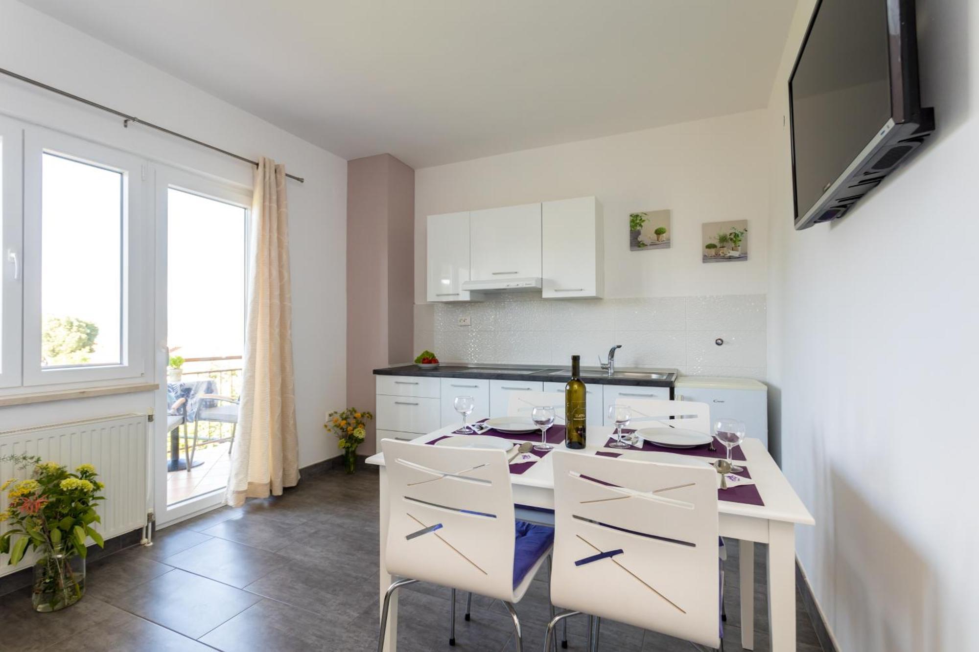 Apartments And Rooms Kod Keti Malinska Exterior photo