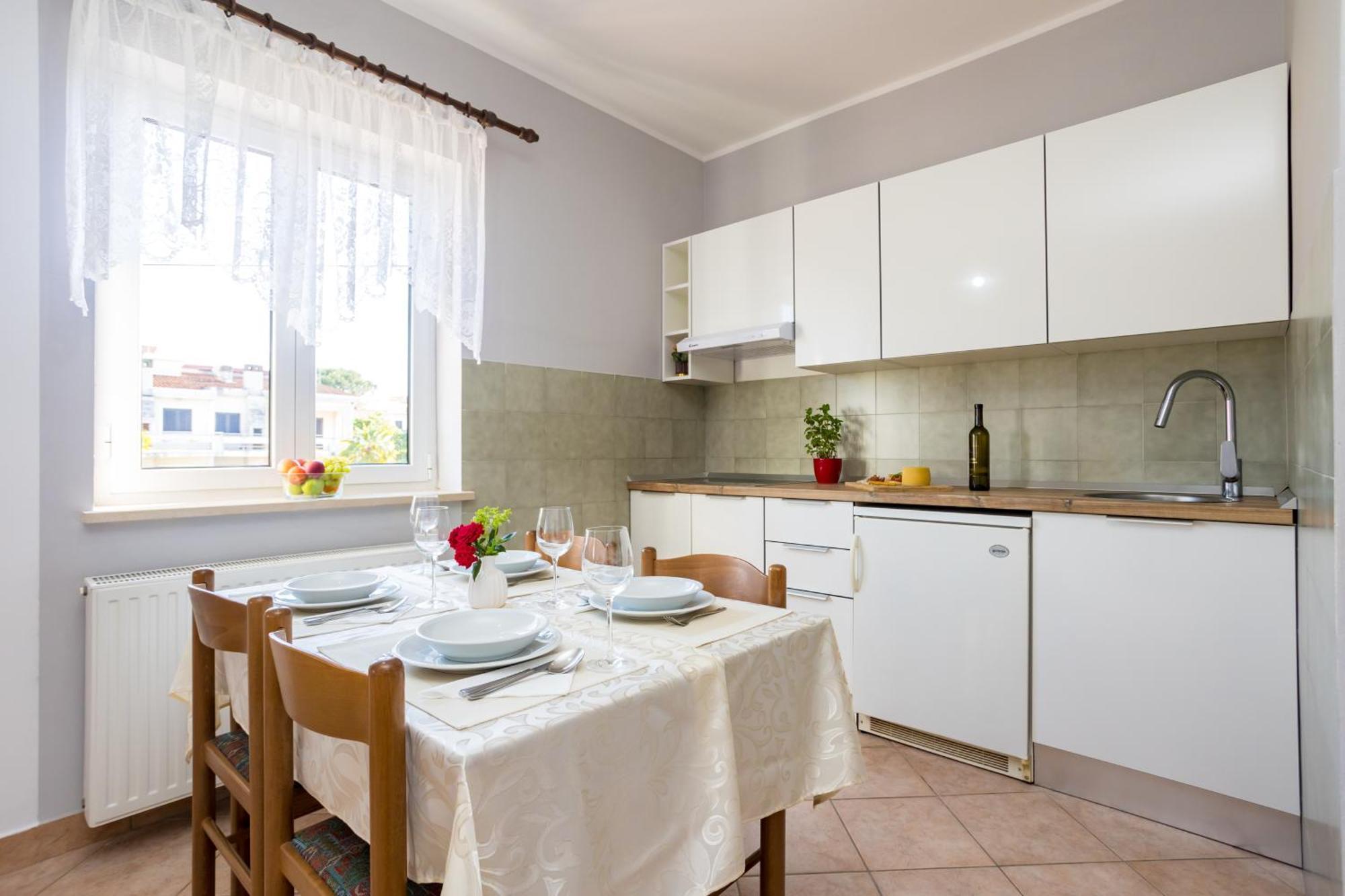 Apartments And Rooms Kod Keti Malinska Exterior photo